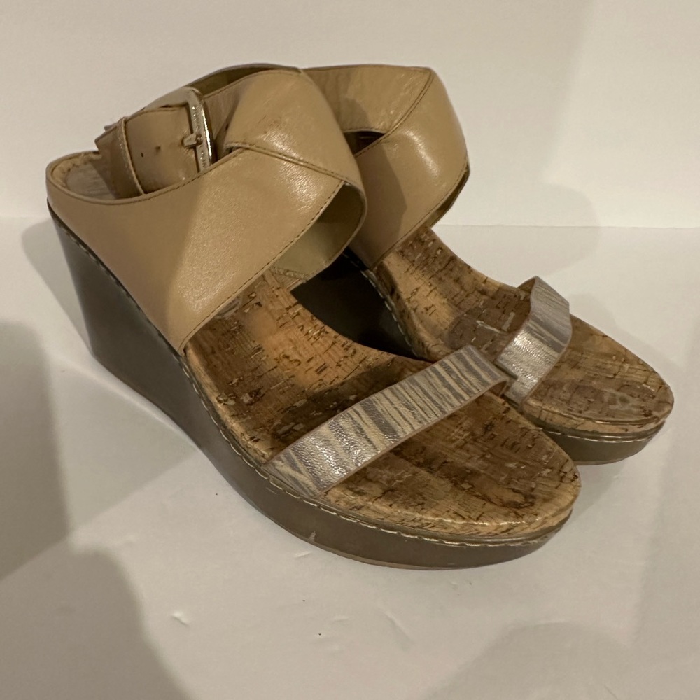 Donald Pliner wedges Size 9